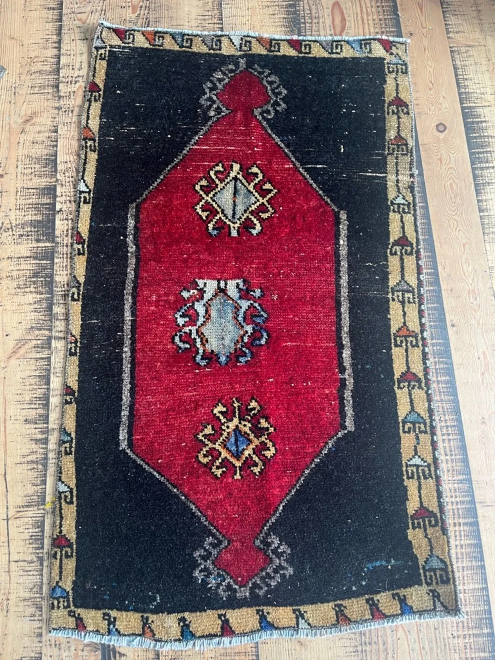 Turkish Vintage Rug - Picture 2 of 7
